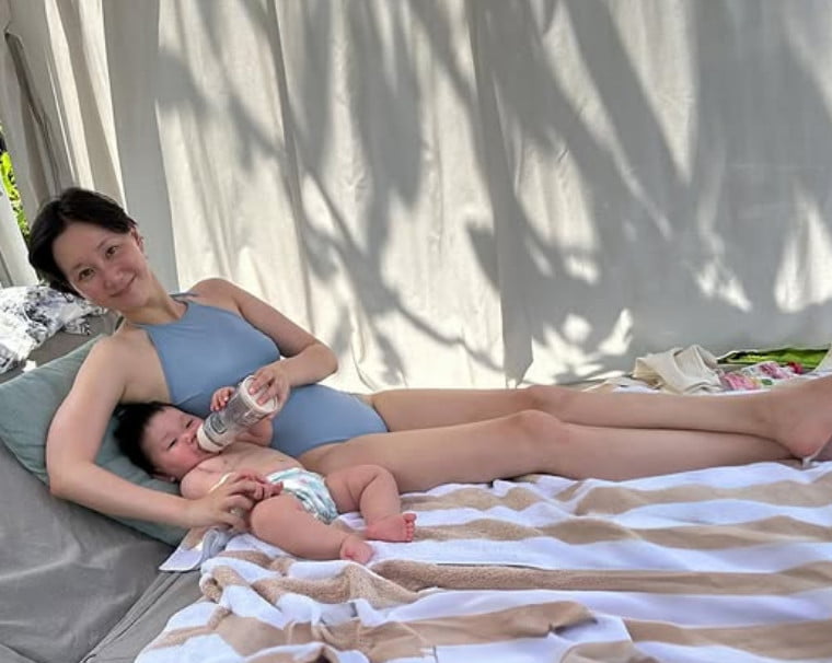 Actress Lee Yoo-young Shares Adorable Parenting Moments During Vacation