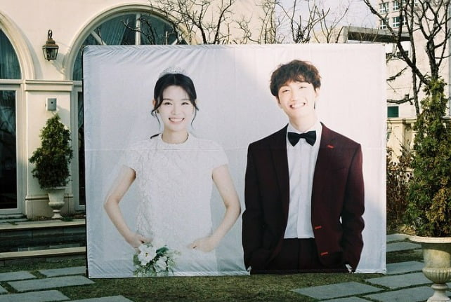 Singer-Songwriter Eunjong Announces Divorce from Yoon Ddan Ddan After Six Years of Marriage