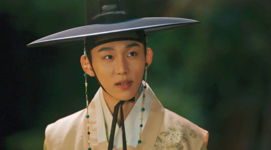 Seo Beom-jun Captivates Viewers in His First Historical Drama Role