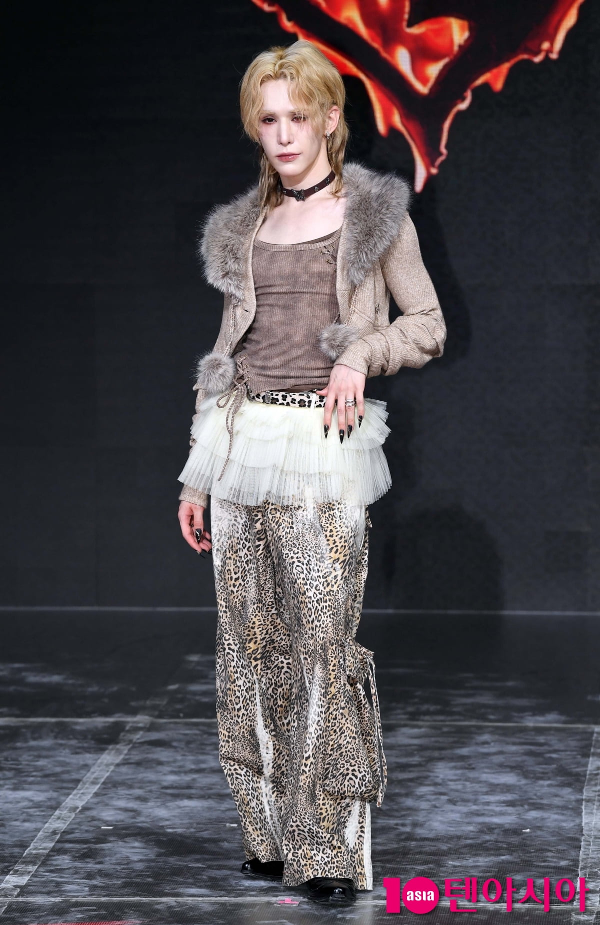 XLOV(エックスラブ)のウムティ、2ndシングルアルバム『I ONE』ショーケースに登場