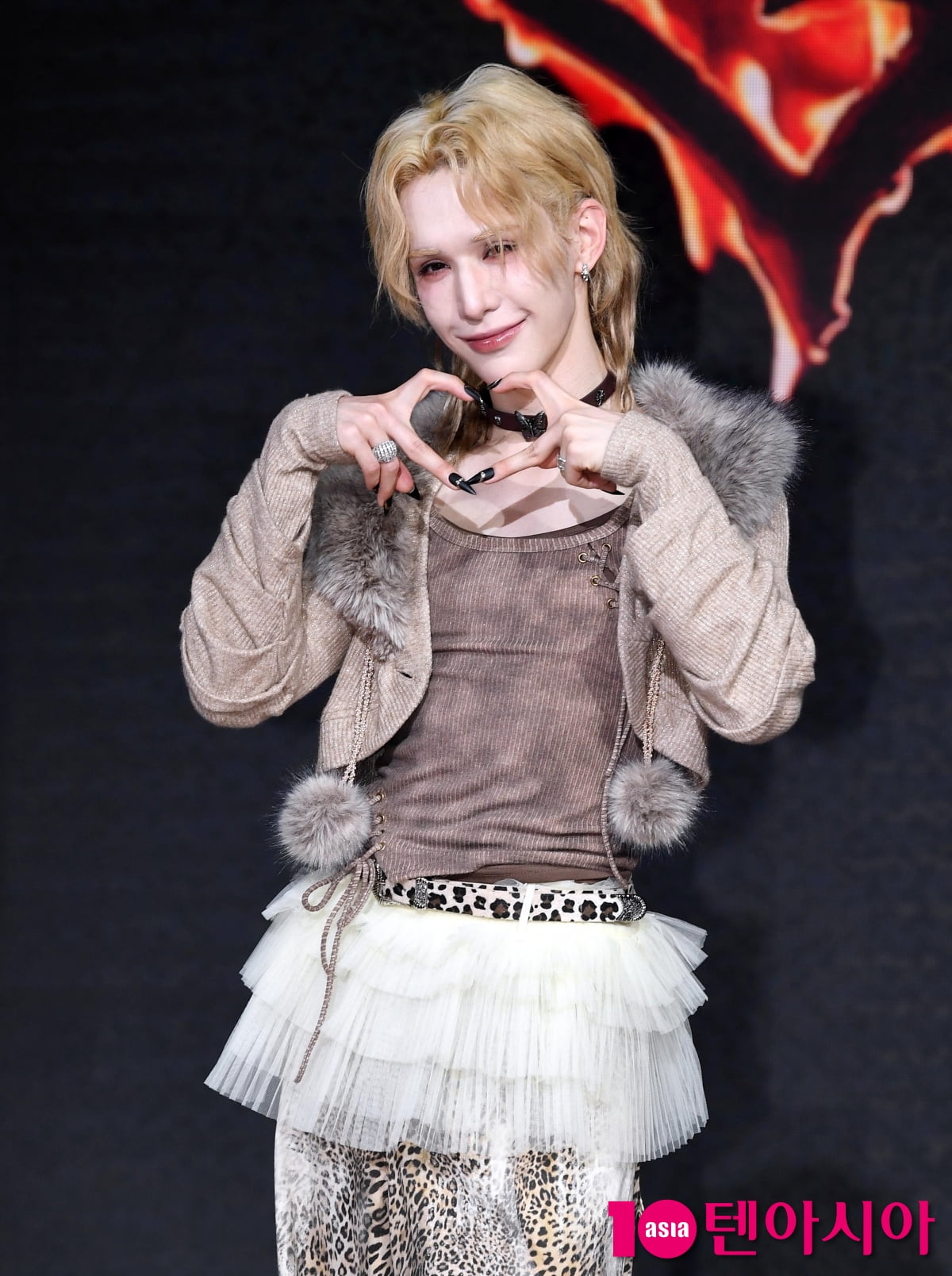 XLOV(エックスラブ)のウムティ、2ndシングルアルバム『I ONE』ショーケースに登場