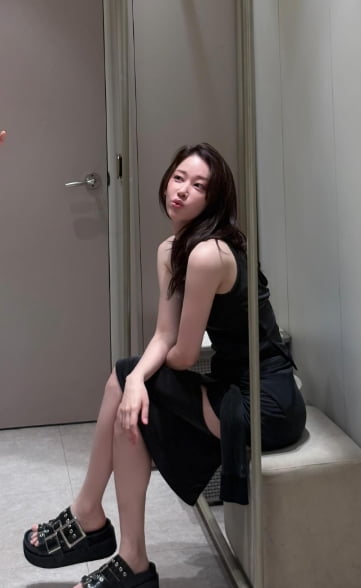 전종서の魅惑的なセルフィーが話題に!