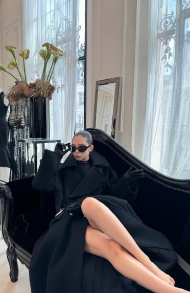 BLACKPINK's Jennie Captivates with Parisian-Inspired Instagram Photos