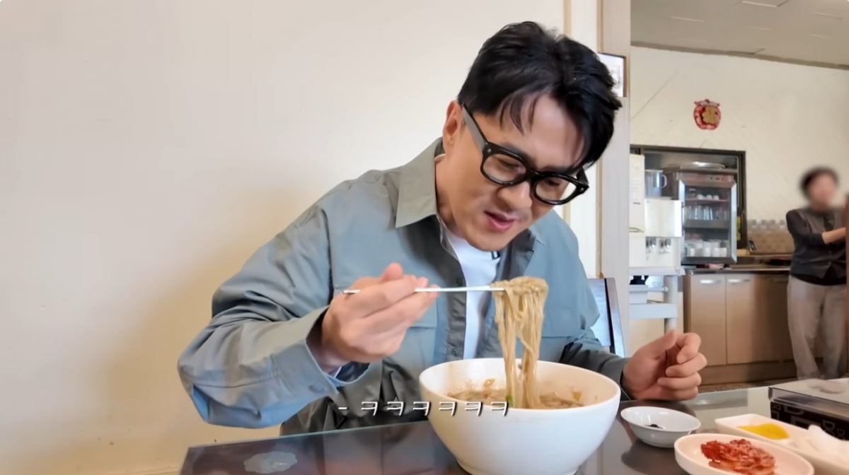 Defconn's Epic Food Adventure in Jeonju: From Muljjajang to Choco Pie