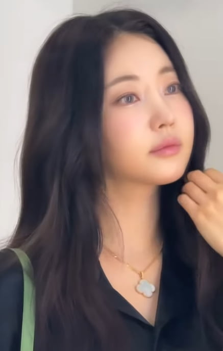Korean Actress Kim Sa-rang Stuns with Timeless Beauty in Latest Photos