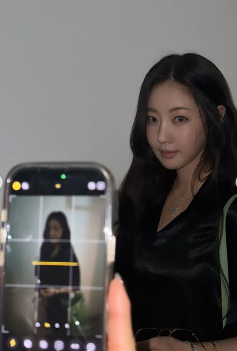 Korean Actress Kim Sa-rang Stuns with Timeless Beauty in Latest Photos