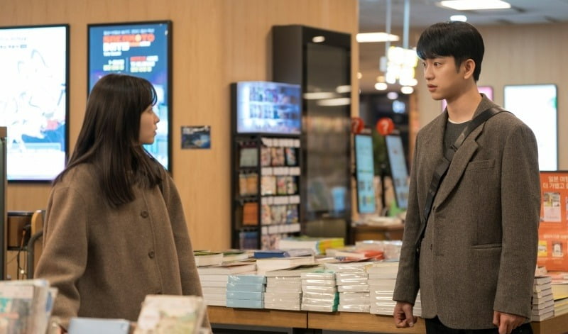 パク・ボヨンとパク・ジニョン、ドラマ『未知のソウル』での甘いデートシーンが話題に