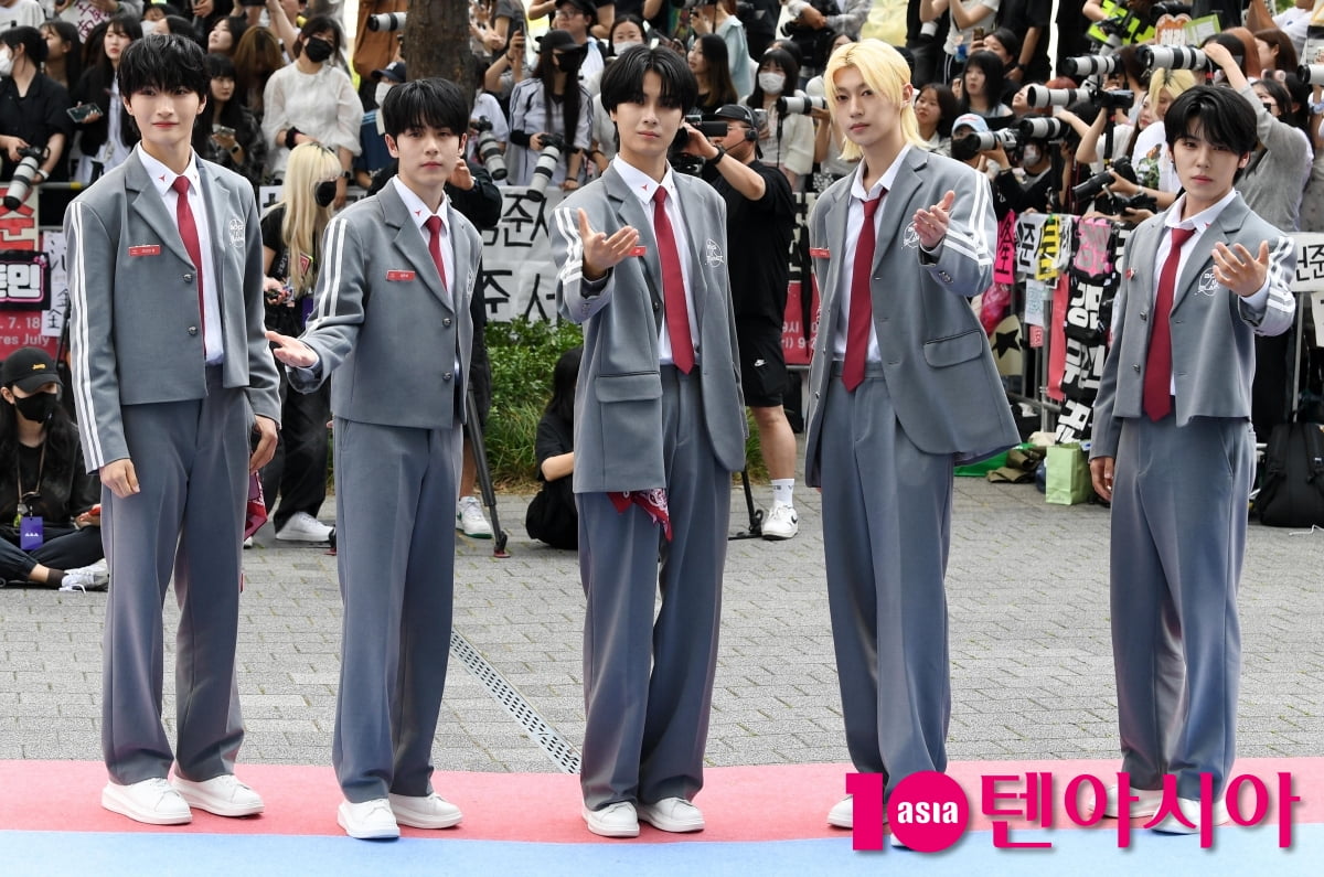 Mnet's 'BOYS II PLANET' Participants Attend First Offline Event in Seoul