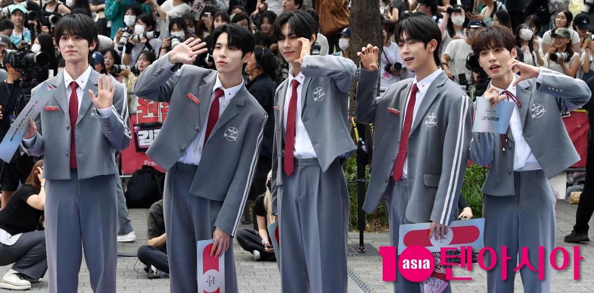Mnet's 'BOYS II PLANET' Participants Attend First Offline Event in Seoul