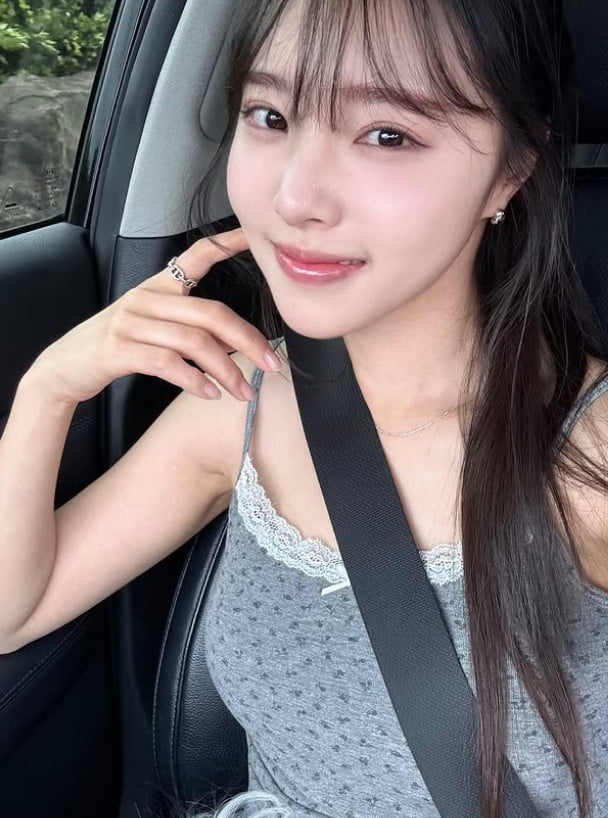 Director and Comedian Park Sung-kwang's Wife, Lee Sol-yi, Visits Dermatologist Amid Cancer Battle