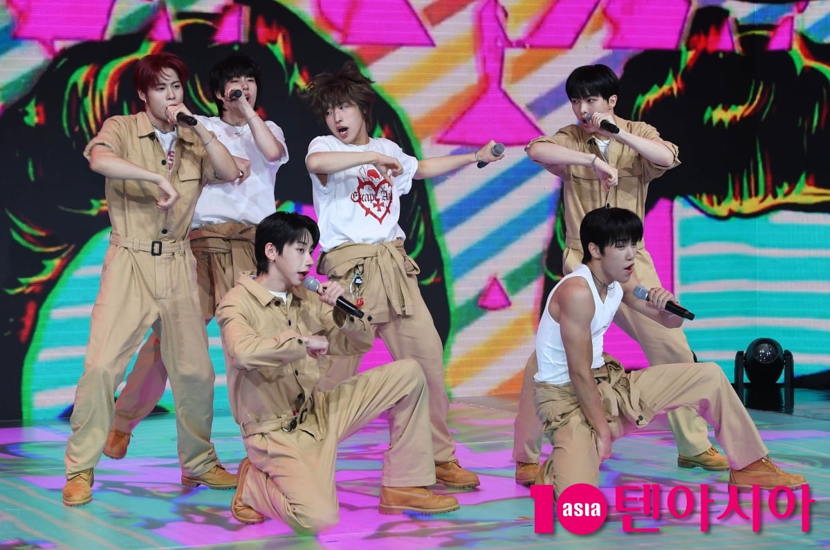 BE BOYS Dazzle at Debut Mini-Album Showcase in Seoul