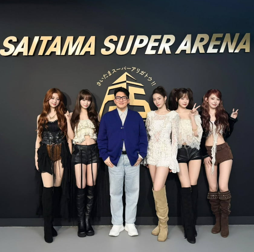 HYBE's Bang Si-hyuk Cheers on LE SSERAFIM's Success at Saitama Super Arena