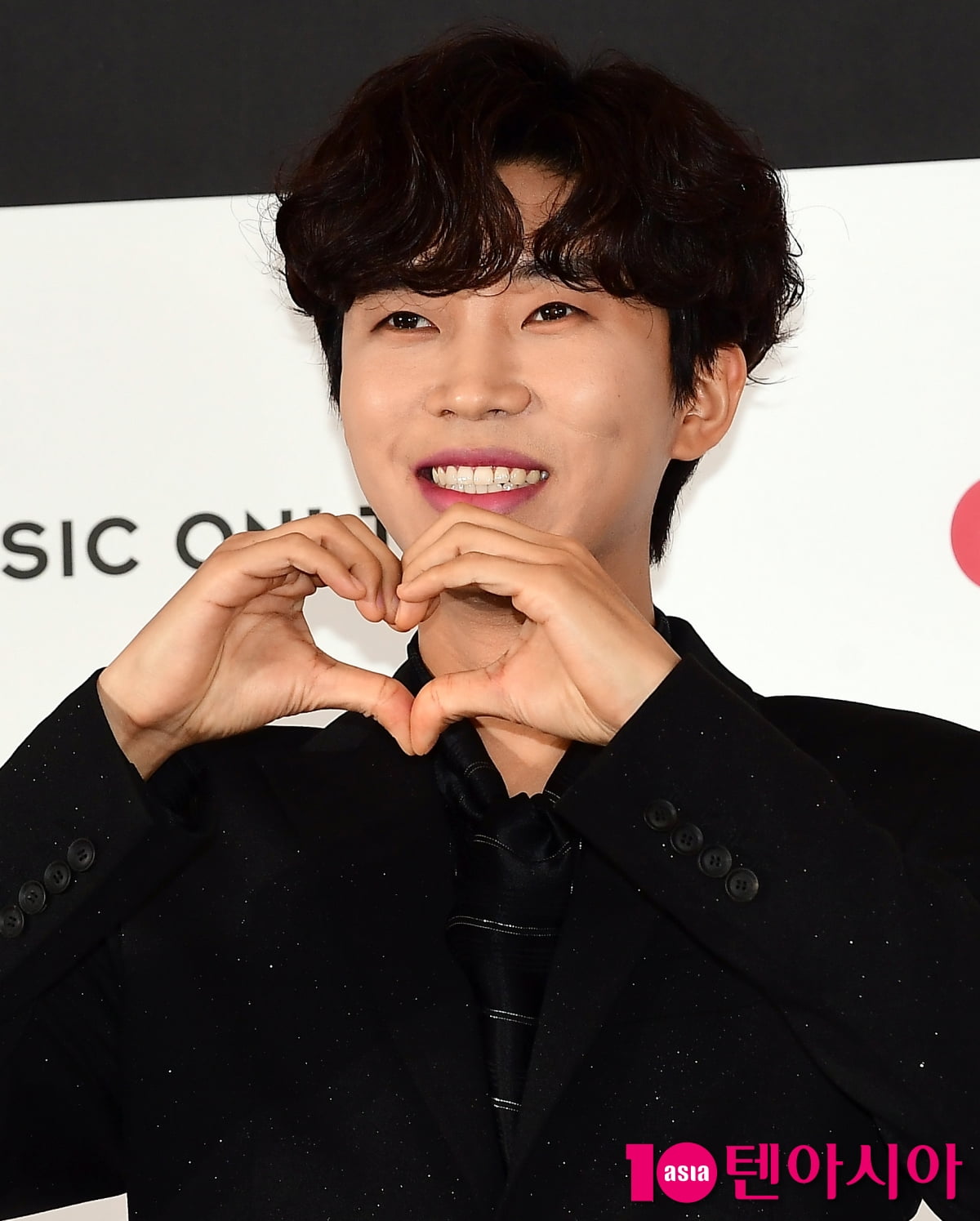 Lim Young-woong Tops Poll as Most Desired Trot Singer to Share Summer Delicacies With