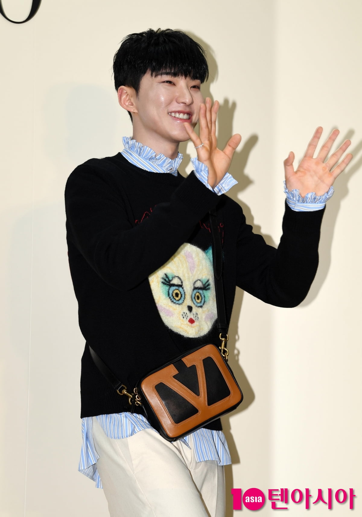 Seventeen Hoshi, mischievous smile...the epitome of boyfriend look