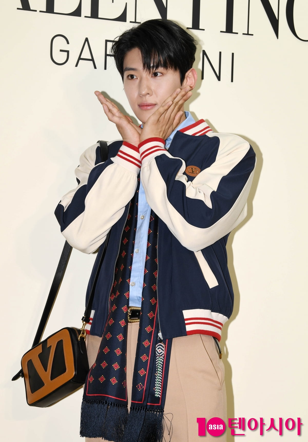 DEX Attends Valentino's 2025 Fall Collection Pop-Up Event in Seoul