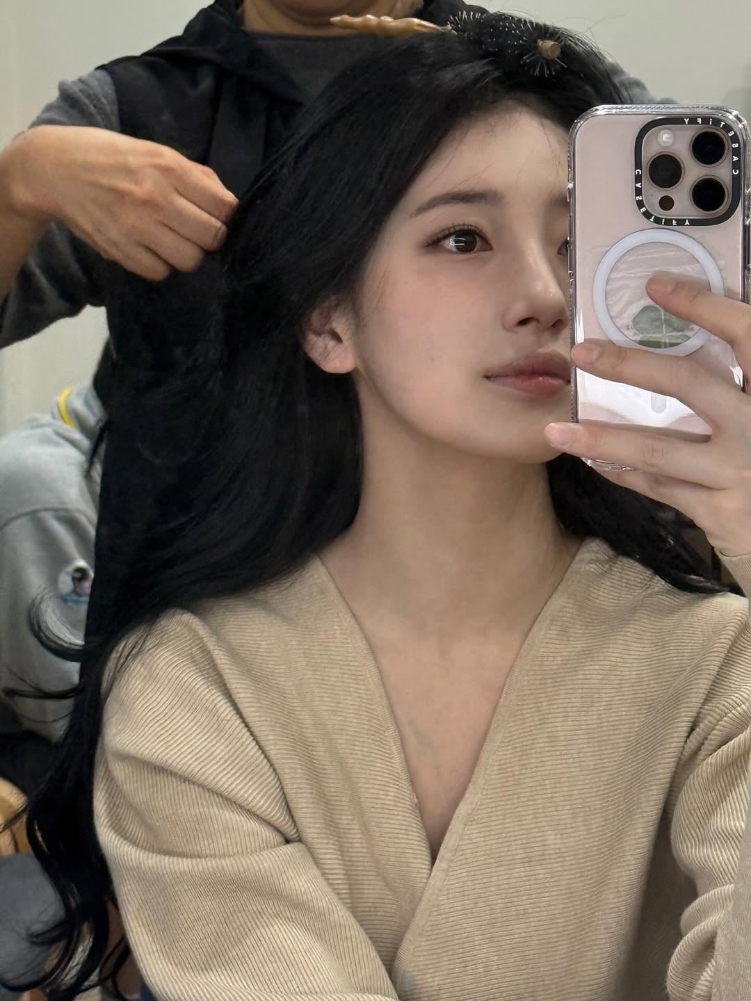 スジ、セルカで見せた女神のような美しさ！新作ドラマでキム・ウビンと共演予定