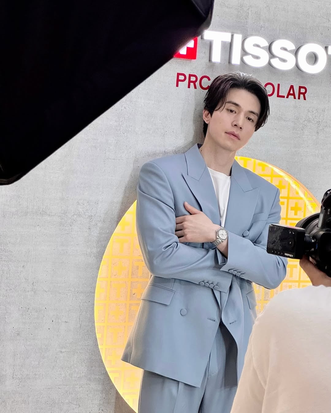 Lee Dong-wook Stuns Fans with Unreal Visuals on Instagram