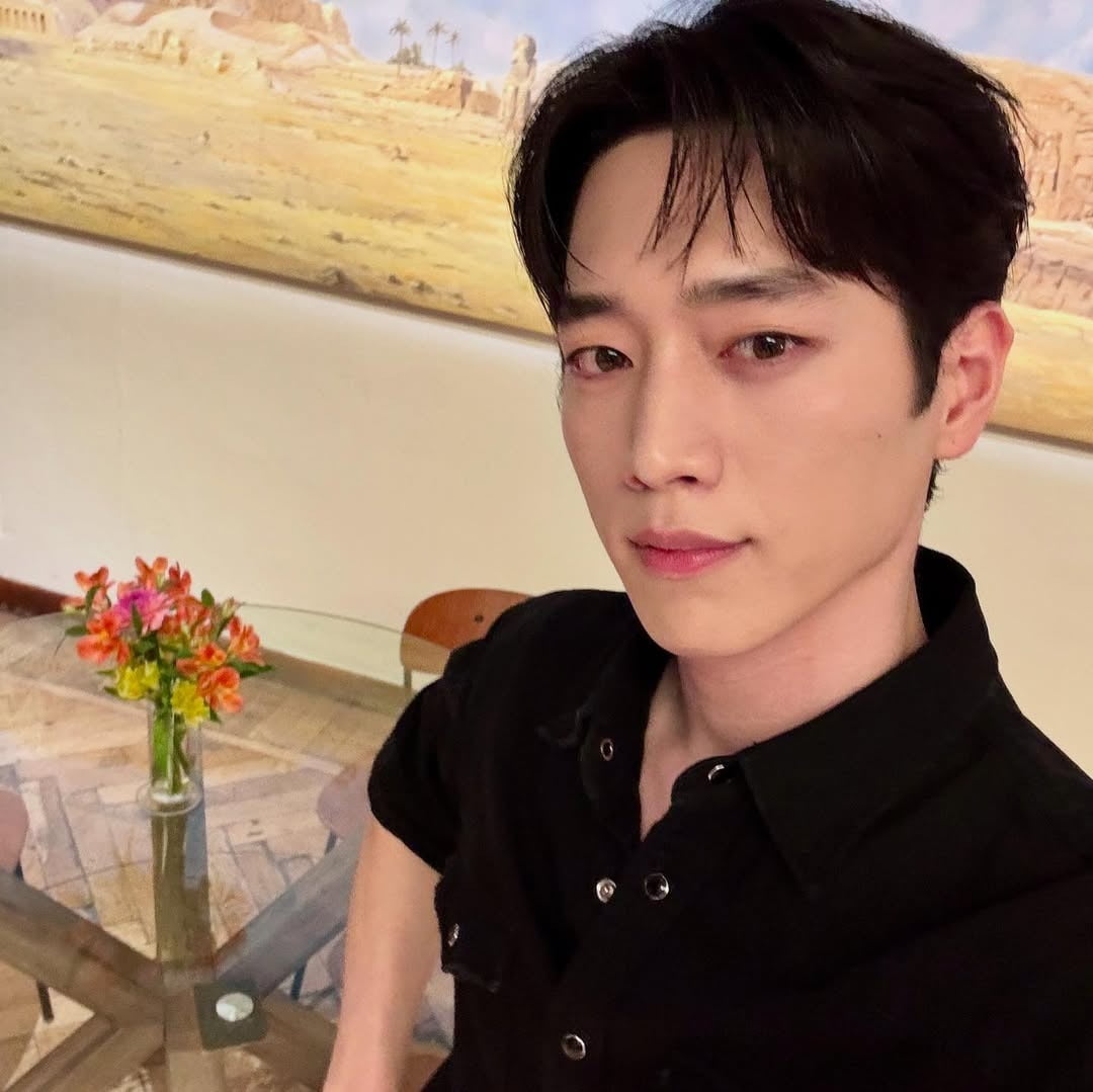 Seo Kang-jun Captivates Europe with His Stunning Visuals