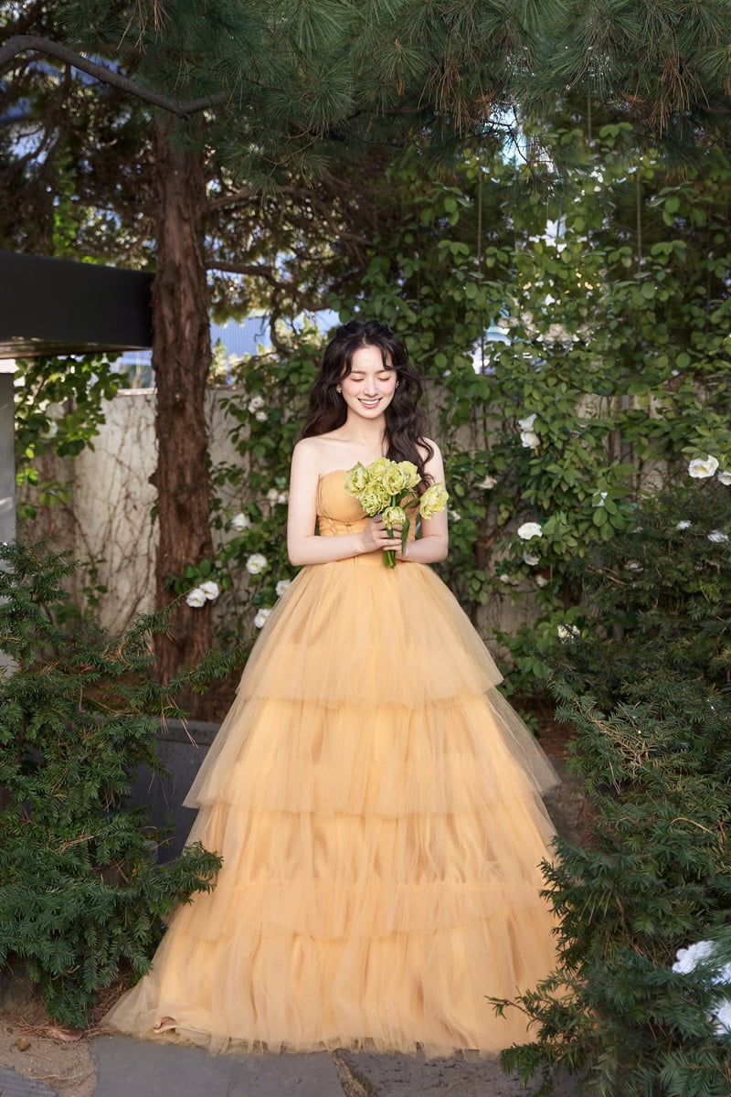 Korean TV Personality Ha Ji-hye Ties the Knot with Younger Partner in Star-Studded Ceremony