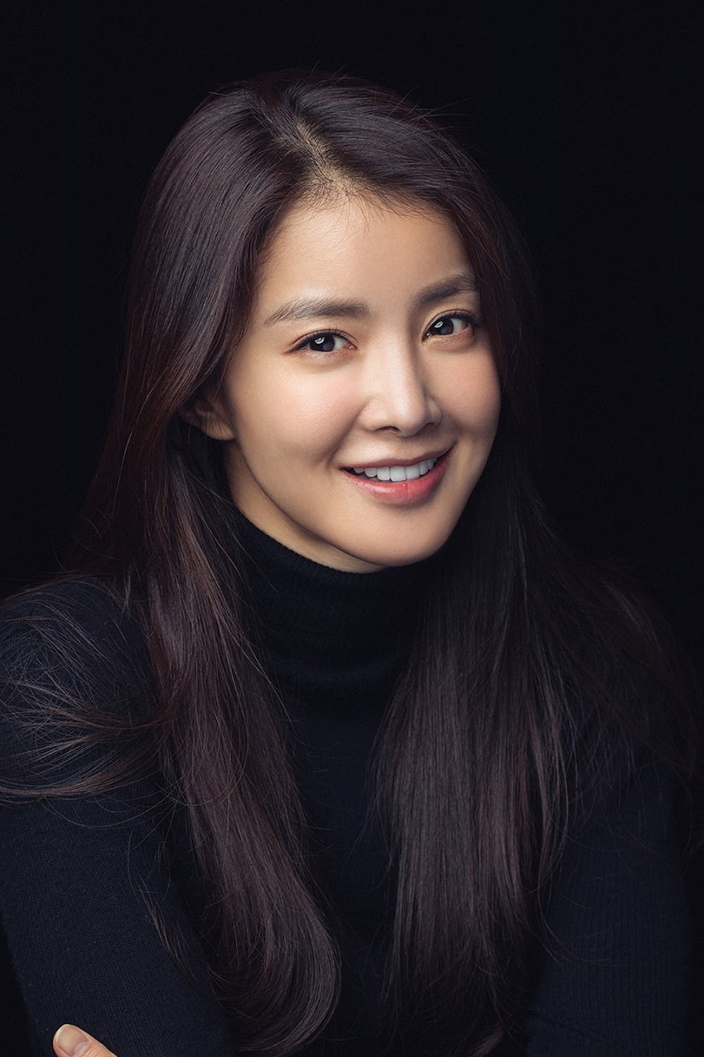 South Korean Actress Lee Si-young Donates $100,000 to Support Pediatric Patients and Medical Advancements