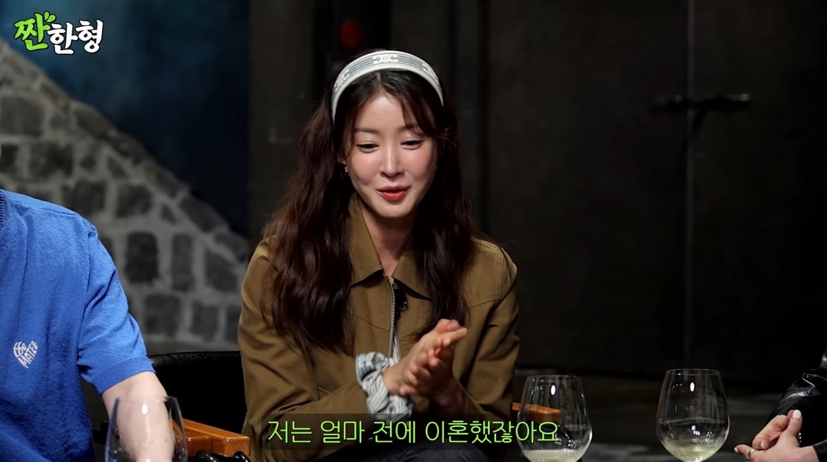 Actress Lee Si-young Clarifies TikTok Partner Misunderstanding Amidst Divorce Rumors