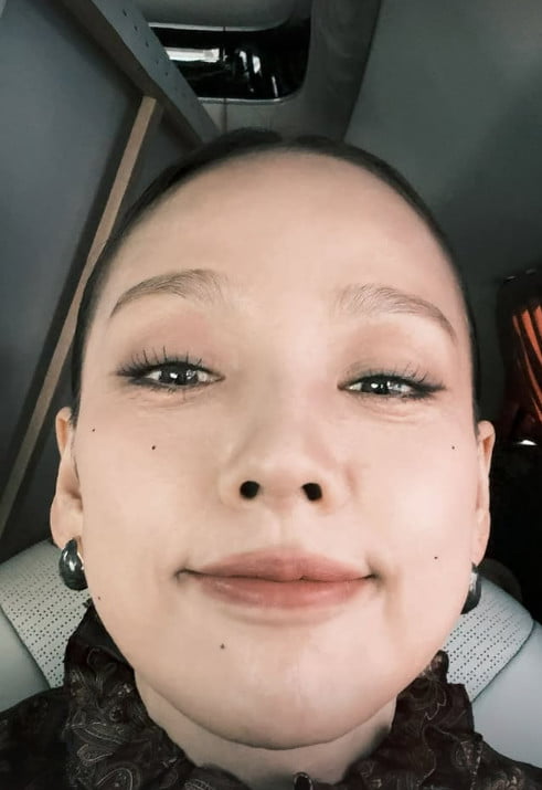 K-Pop Star Lee Hyori Stuns with Full Makeup for TV Appearance