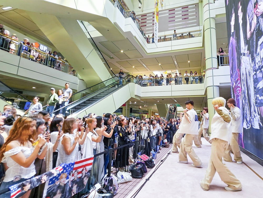 n.SSign Successfully Holds First Fan Event in Los Angeles