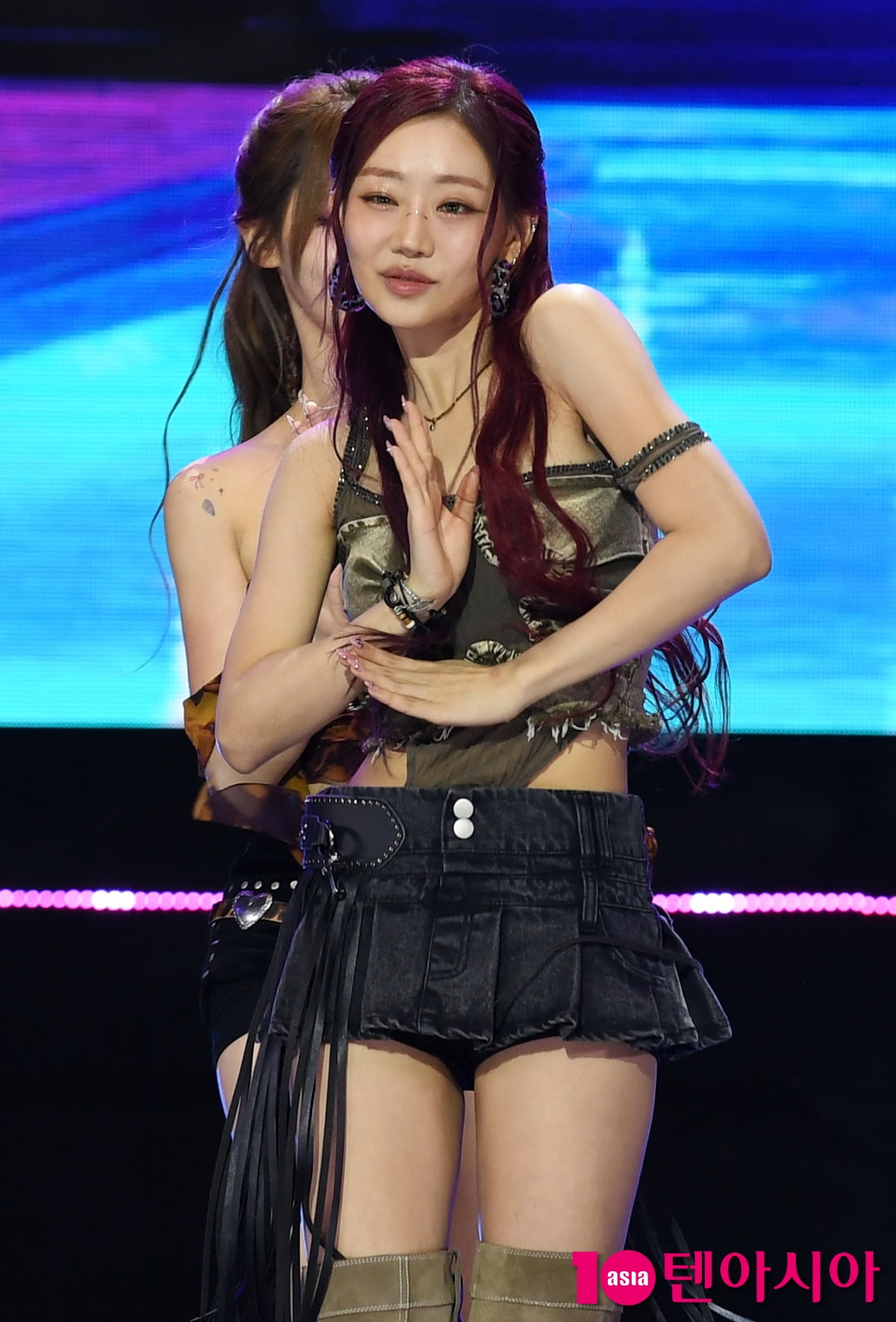 キス・オブ・ライフのジュルリ、SBS 'THE SHOW'で華麗なステージを披露