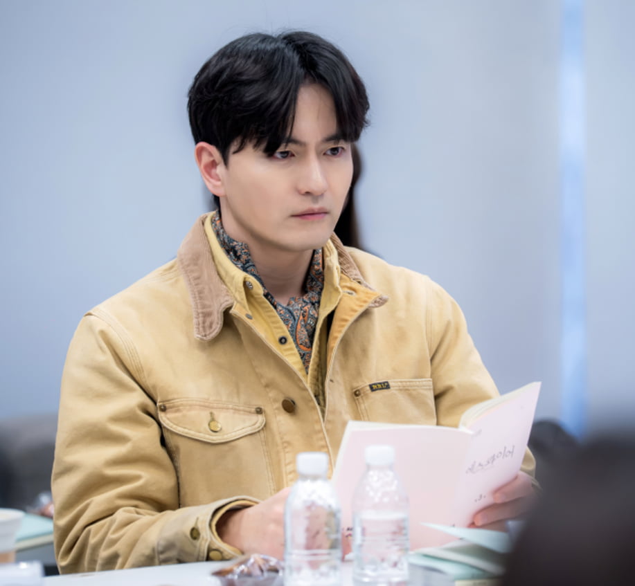 JTBC's New Drama 'Esquire' Set to Premiere with Star-Studded Cast