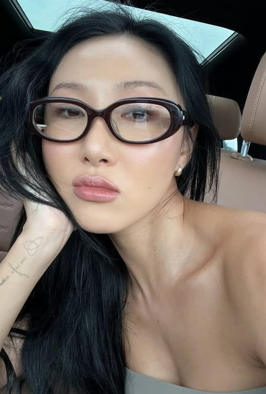 K-Pop Star Hwasa Stuns in Bold Swimsuit, Announces Upcoming Live Tour