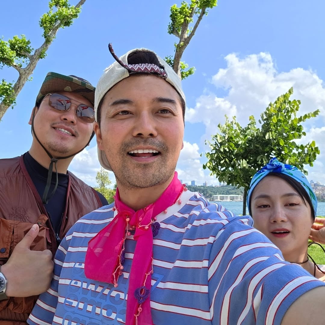 Korean Stars Jeon Hyun-moo, Park Na-rae, and Lee Jang-woo Embark on Culinary Adventure in Turkey Ahead of Lee's Wedding