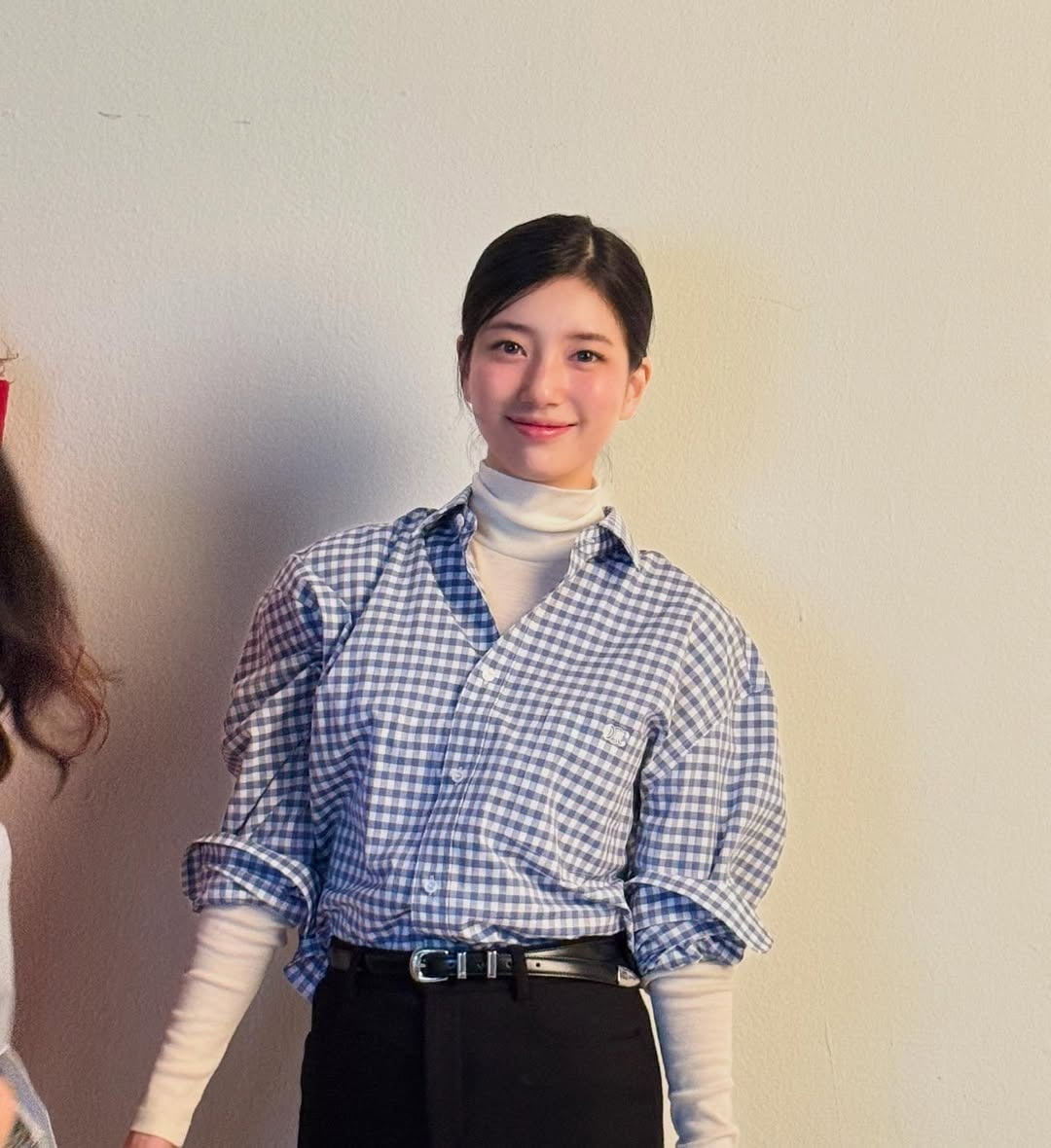 Suzy Stuns with Enhanced Beauty in Latest Social Media Photos