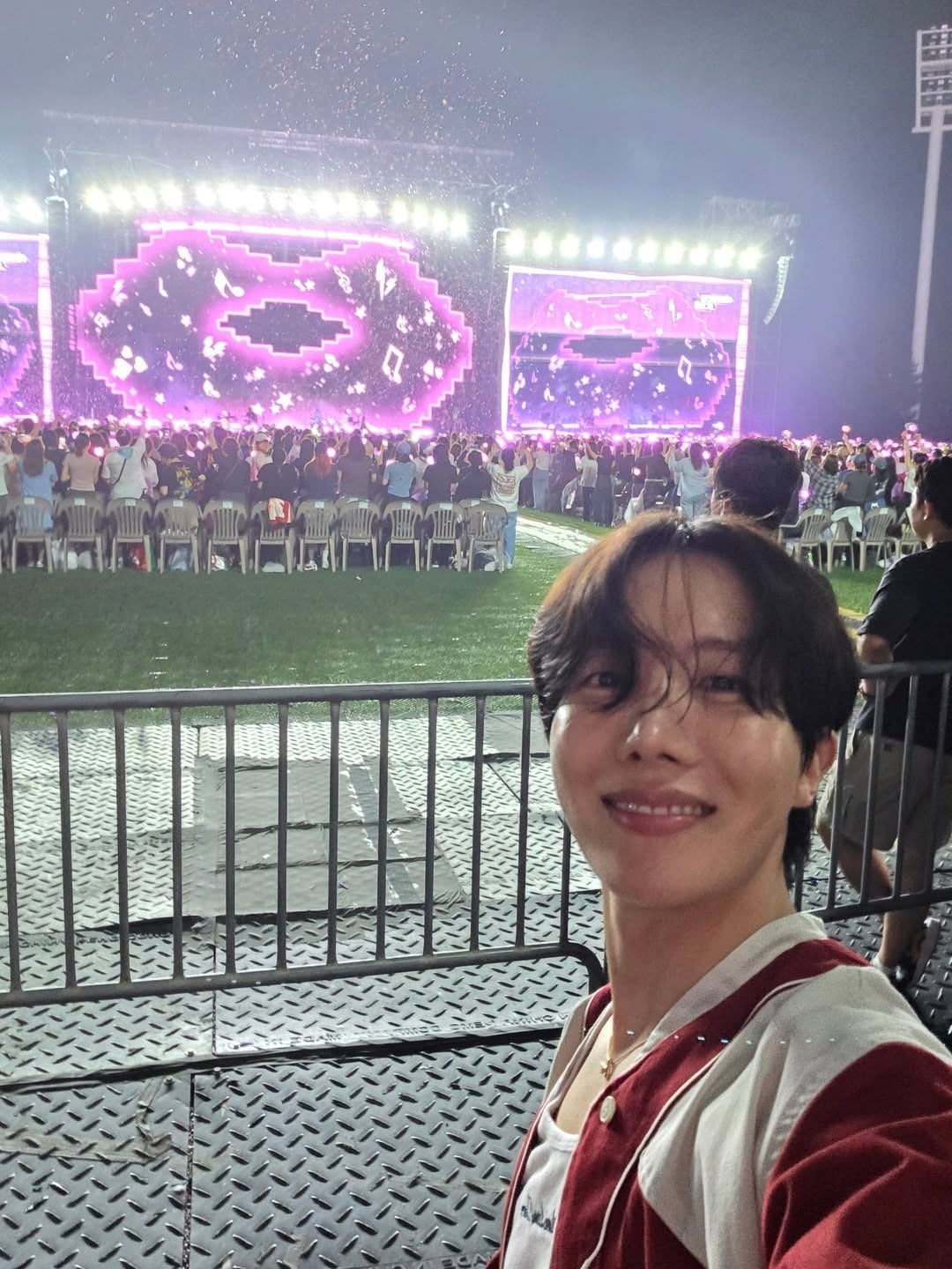BTSジェイホプ、ジンとの特別な瞬間を共有!ファンコンサートでの輝き
