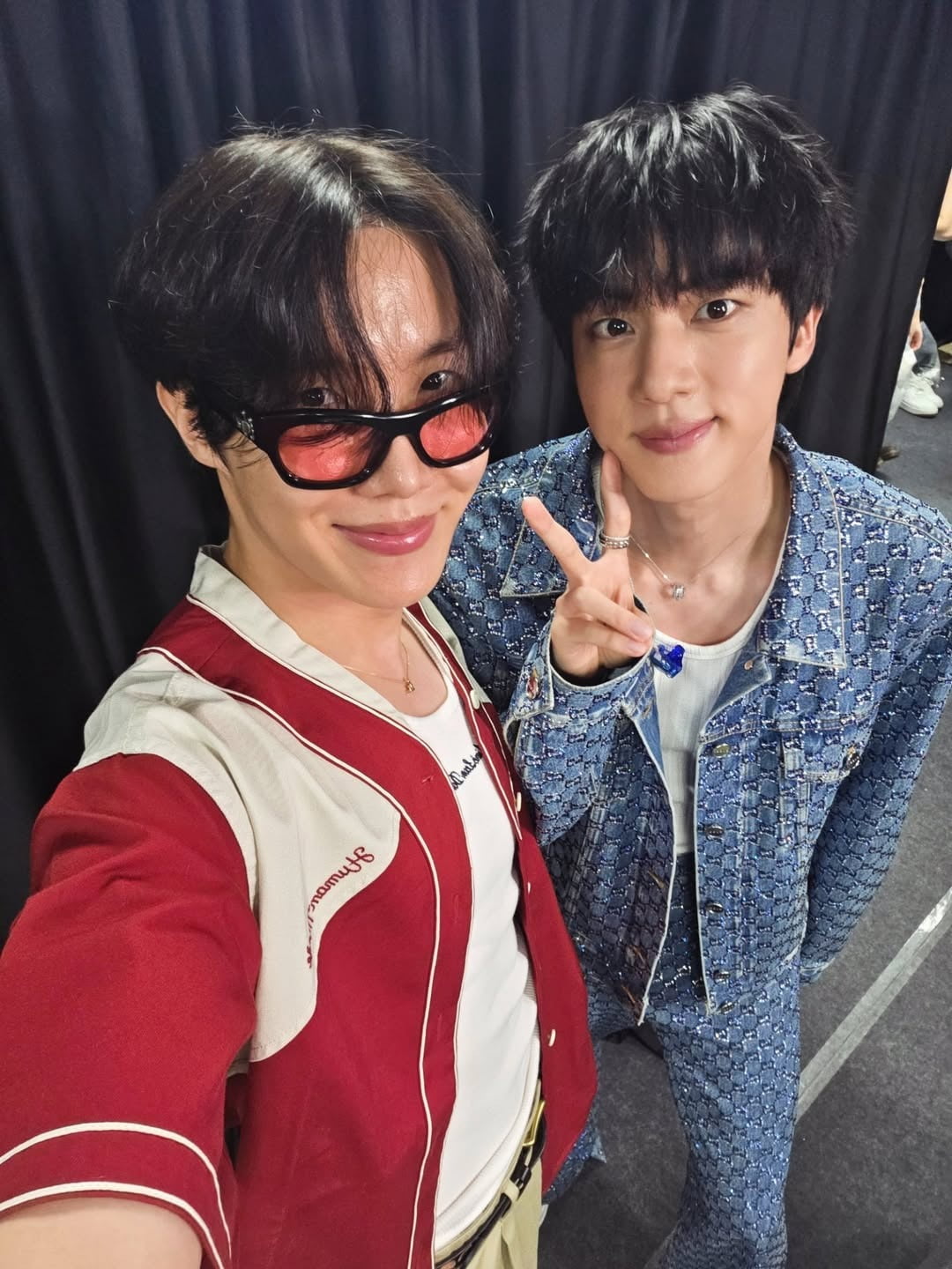 BTSジェイホプ、ジンとの特別な瞬間を共有!ファンコンサートでの輝き