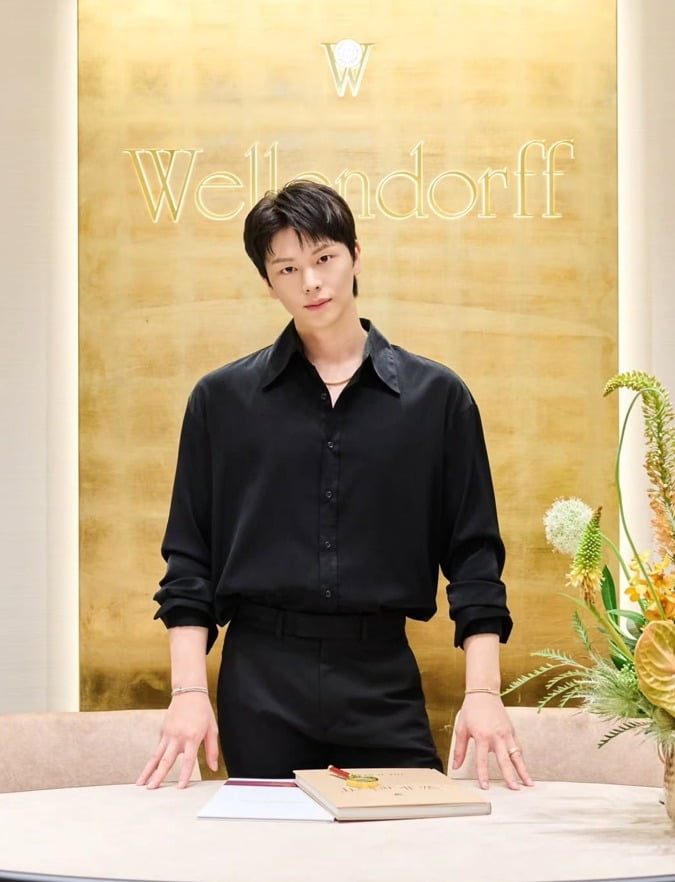 Yook Sung-jae Shines with Versatile Charm at Wellendorff Event