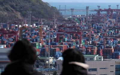 5월 수출 전년대비 -1.3%…반도체 선방으로 버텼다