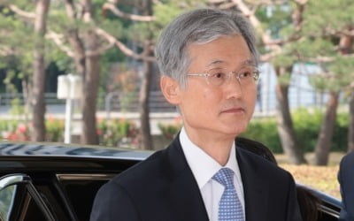 [속보] 조희대, 대법관 증원법에 "공론장 마련 희망…국회와 계속 협의"