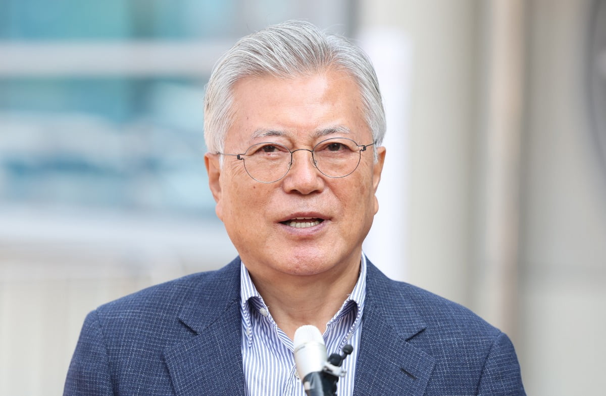 문재인 "李 정부, 파탄 난 남북 관계 복원할 것으로 믿는다"