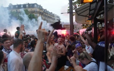 폭죽 쏘며 PSG 우승 자축하던 팬들…559명 체포·2명 사망