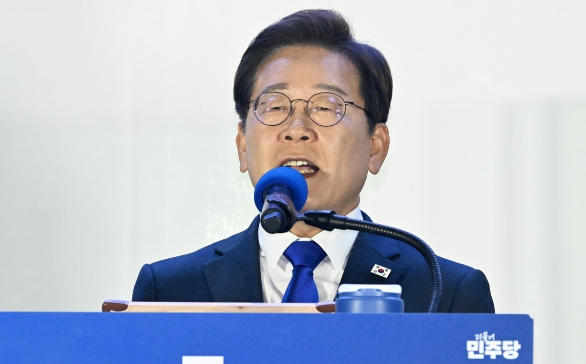 [속보] 이재명 대통령, 오전 6시 21분 임기 개시