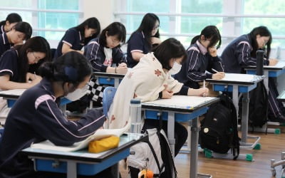 역대 최다 응시생 6월 모평 '킬러 문항' 없어…"작년 수능과 비슷"