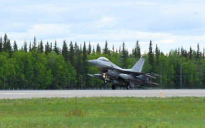 KF-16 전투기, 알래스카 훈련 중 파손…조종사는 비상탈출