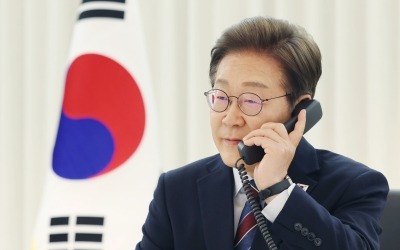 [속보] 李 대통령, 트럼프 美 대통령과 20분간 첫 정상통화