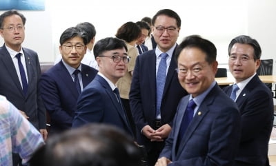 [속보] 당정 "추경에 민생회복 지원금·소비쿠폰 사업 반영"