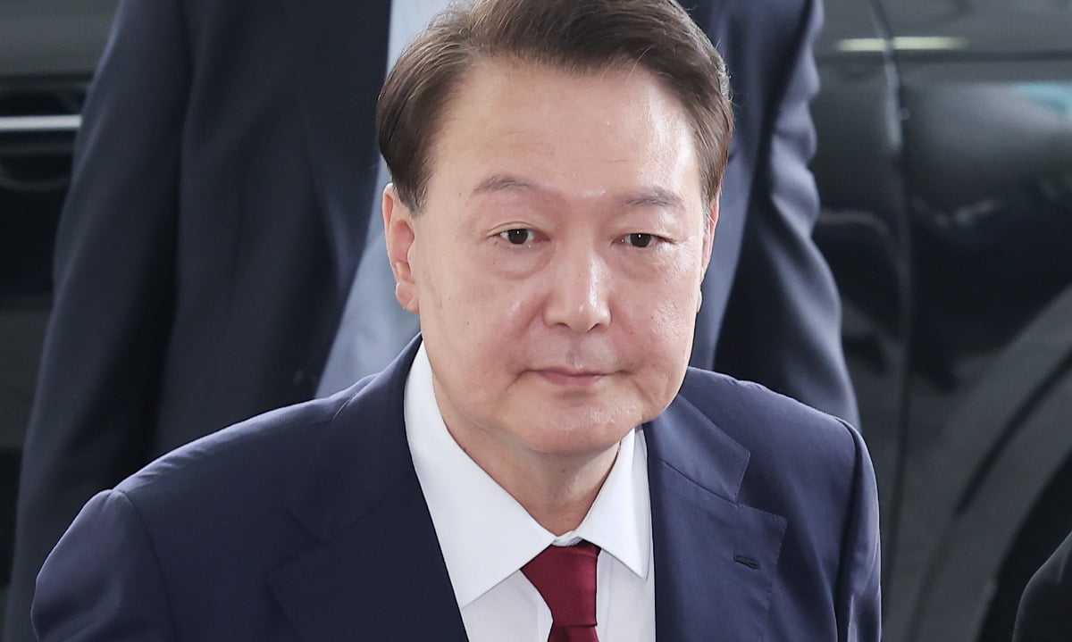  윤석열 전 대통령이 28일 피의자 신분으로 내란특검 조사를 받기 위해 서울 서초구 서울고검 청사로 출석하고 있다. /사진=연합뉴스