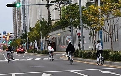 "초등학생까지 타는데"…'브레이크' 뗀 자전거 질주에 '화들짝'