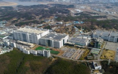 LGD, OLED 신기술에 1.2조 투자한다…새 정부 국내 투자 1호