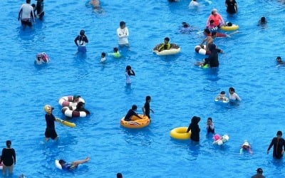 낮 최고 35도 '찜통더위'…오후 전국 곳곳 소나기