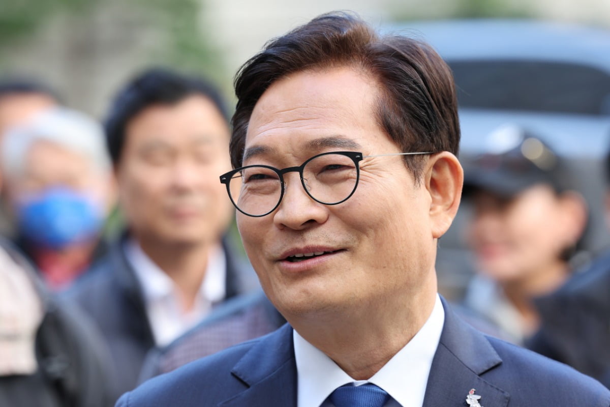 법원, '불법 정치자금 구속' 송영길 보석 인용