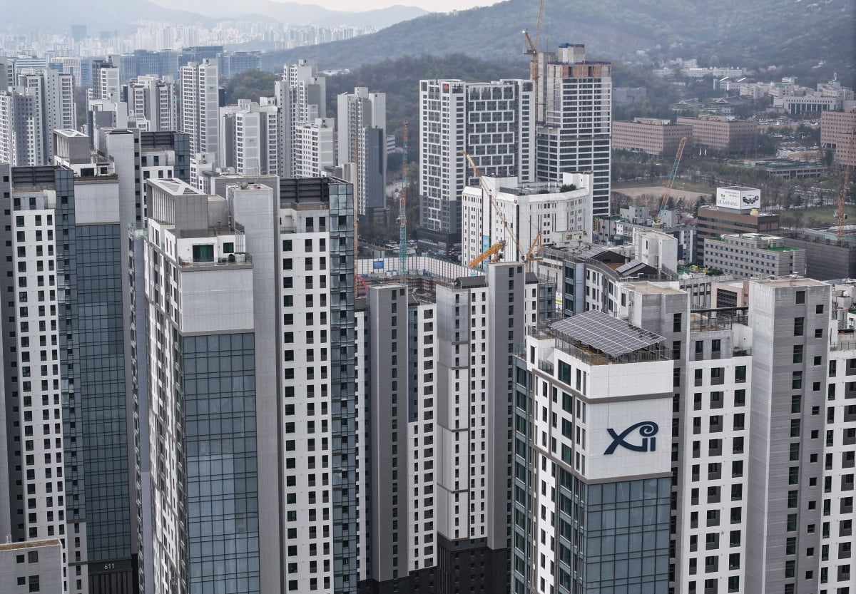 경기 과천시와 안양시 일대 아파트 모습. 사진=뉴스1